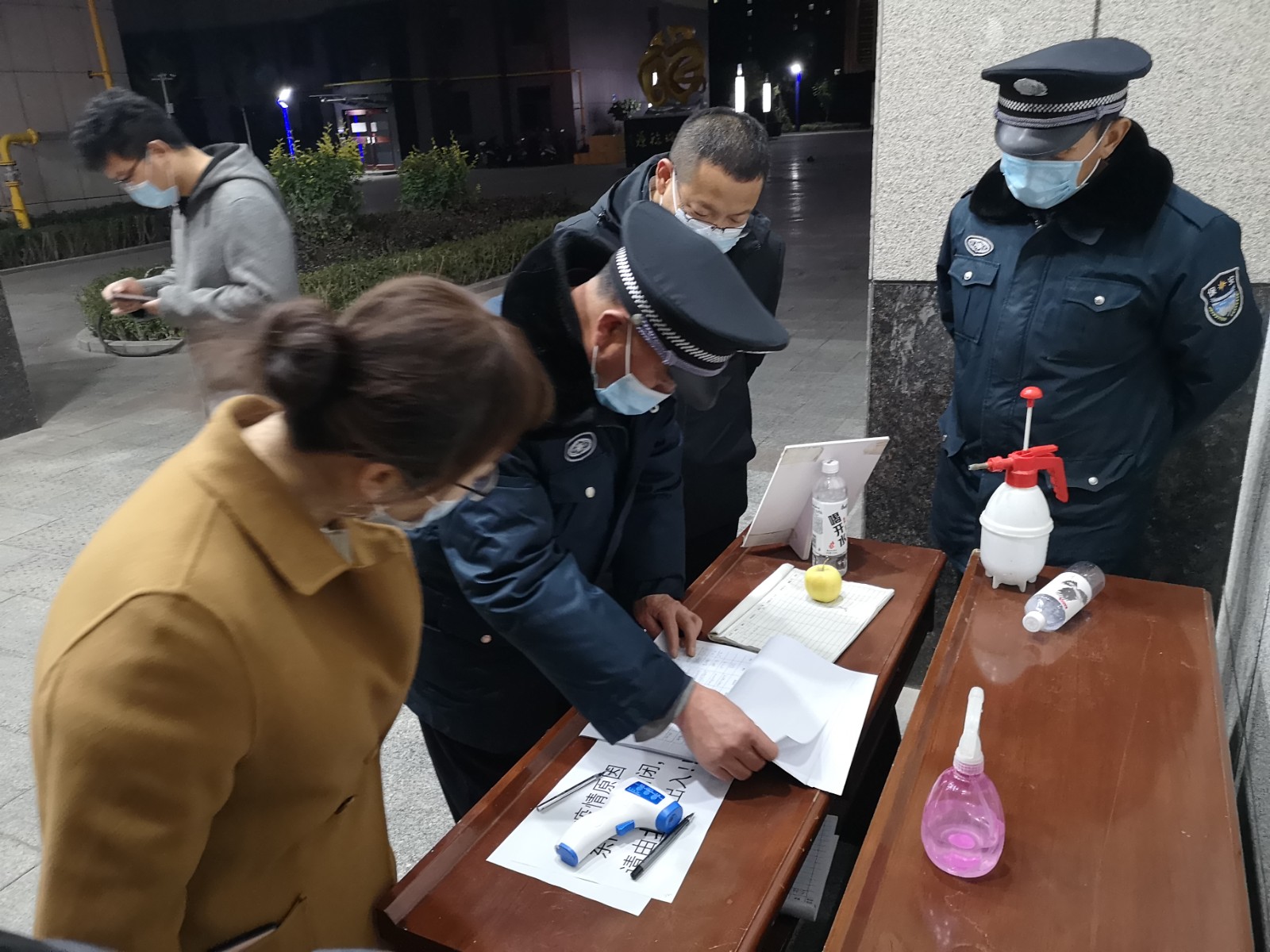 甘州区纪委监委：女干部抗疫路上绽芳华
