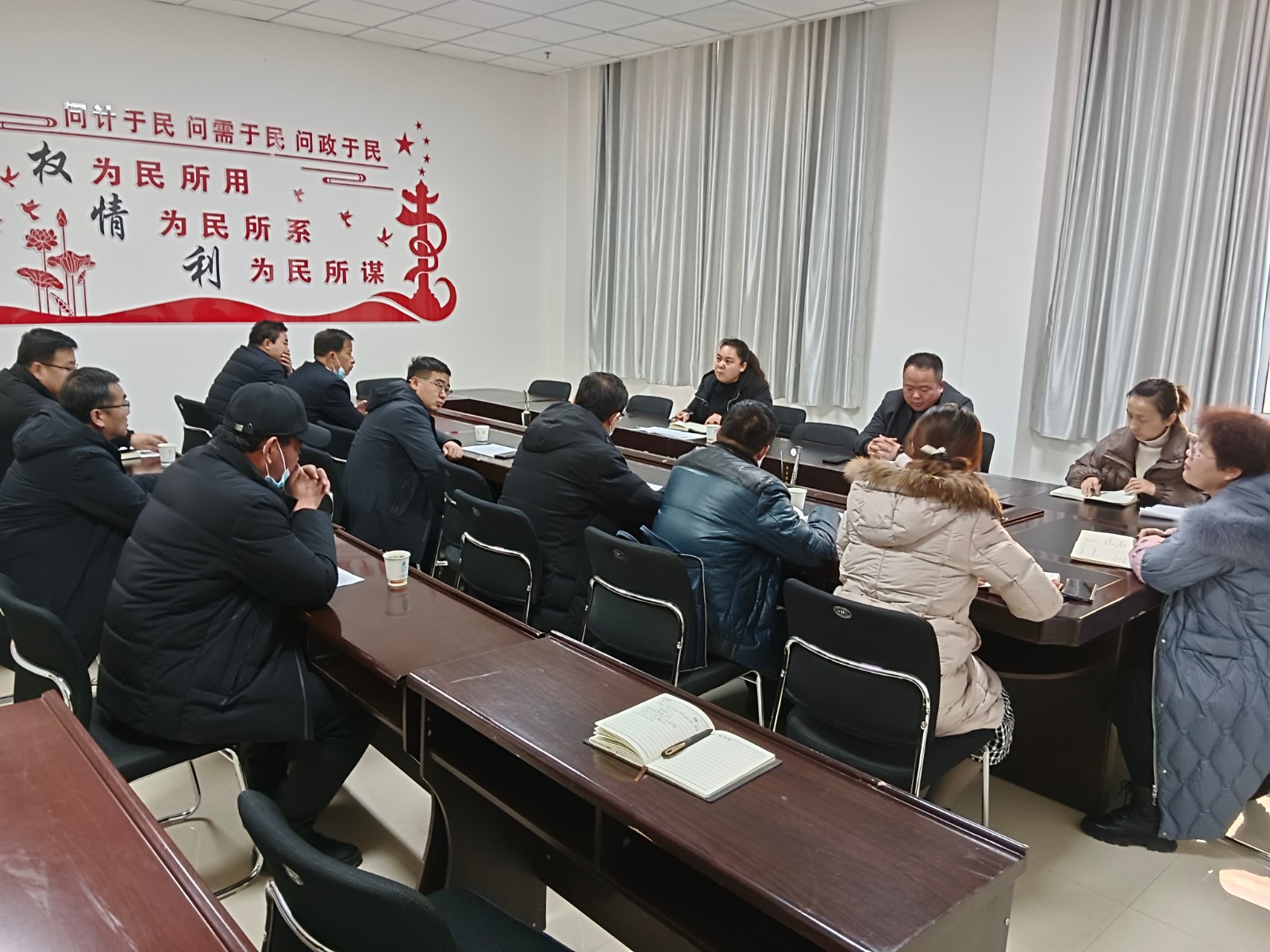 新墩镇集体约谈抓落实  靠实玉米制种基地建设责任