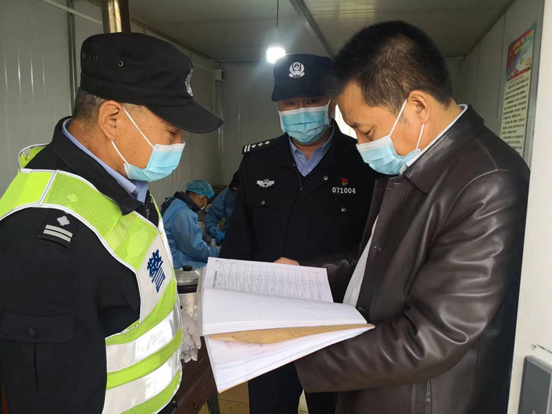 驻区委政法委纪检监察组督导检查疫情防控和值班备勤工作 