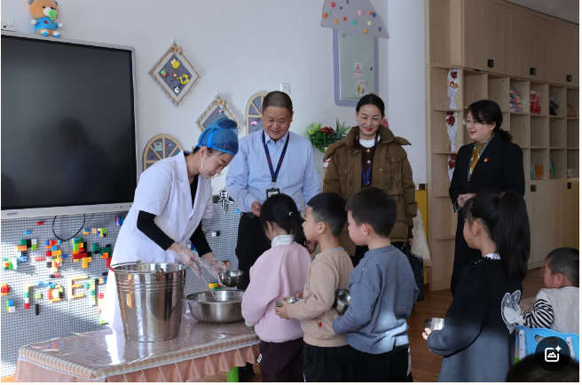 甘州区：监督守护“校园餐”