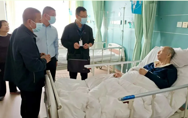 甘州区：嵌入式监督守护群众“看病钱”