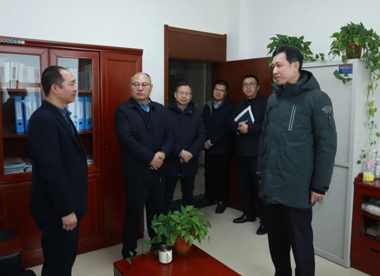 靳国卫在平凉市和会宁县调研 靳国卫在平凉市和会宁县调研