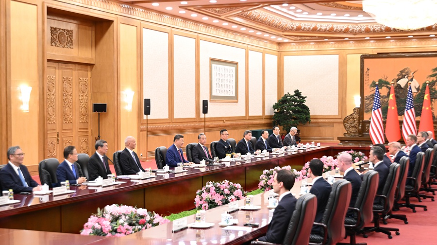 习近平同美国总统特朗普会谈 习近平同美国总统特朗普会谈