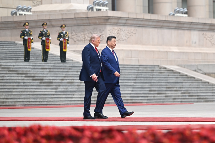 习近平同美国总统特朗普会谈 习近平同美国总统特朗普会谈