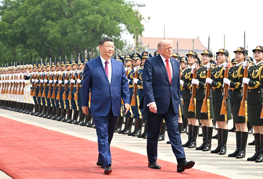习近平同美国总统特朗普会谈 习近平同美国总统特朗普会谈