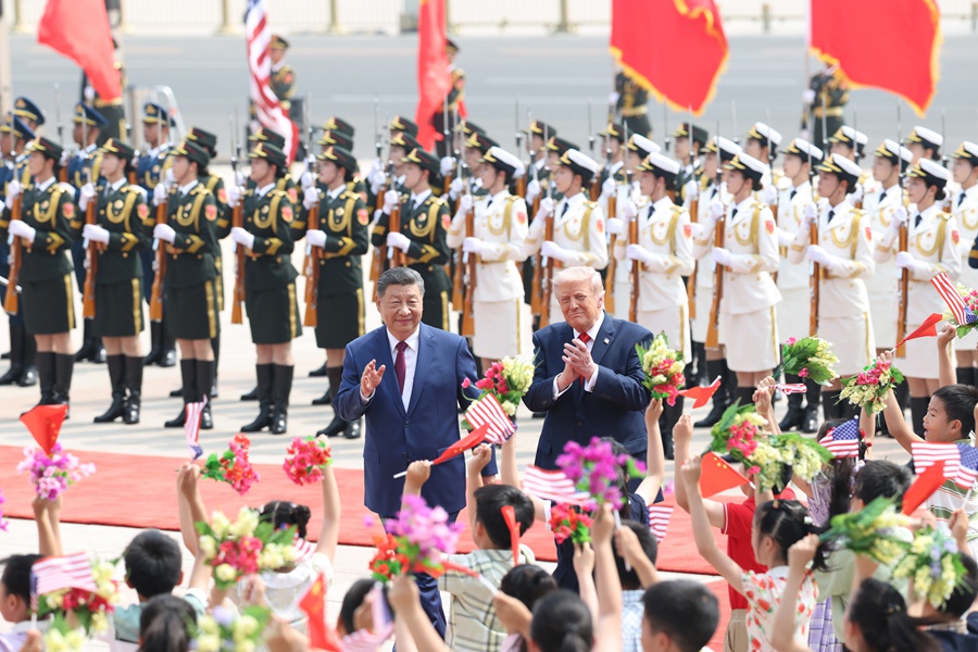 习近平同美国总统特朗普会谈 习近平同美国总统特朗普会谈