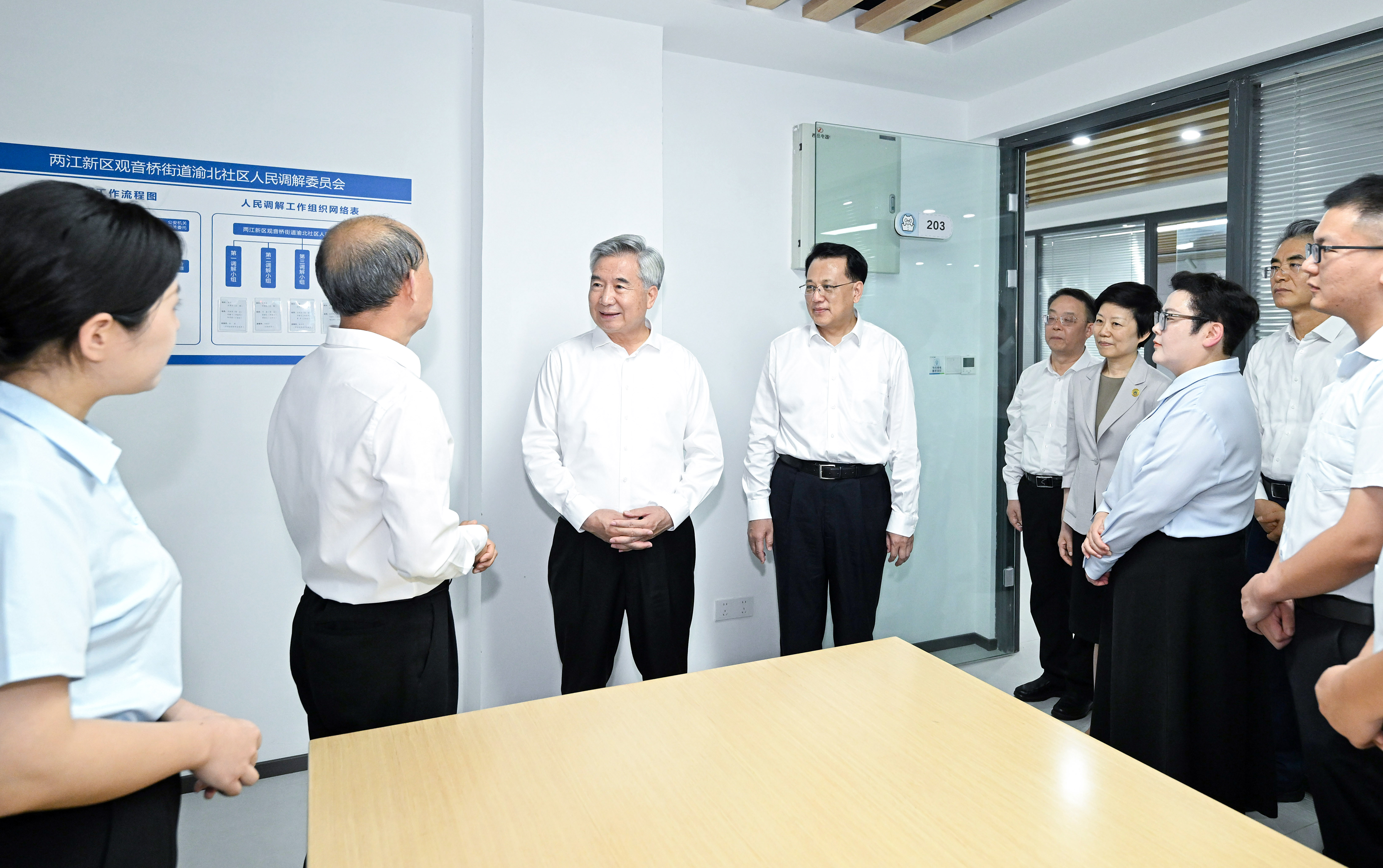 李希在重庆调研时强调 深入学习贯彻习近平党建思想 以更高标准更实举措做好纪检监察各项工作 李希在重庆调研时强调 深入学习贯彻习近平党建思想 以更高标准更实举措做好纪检监察各项工作